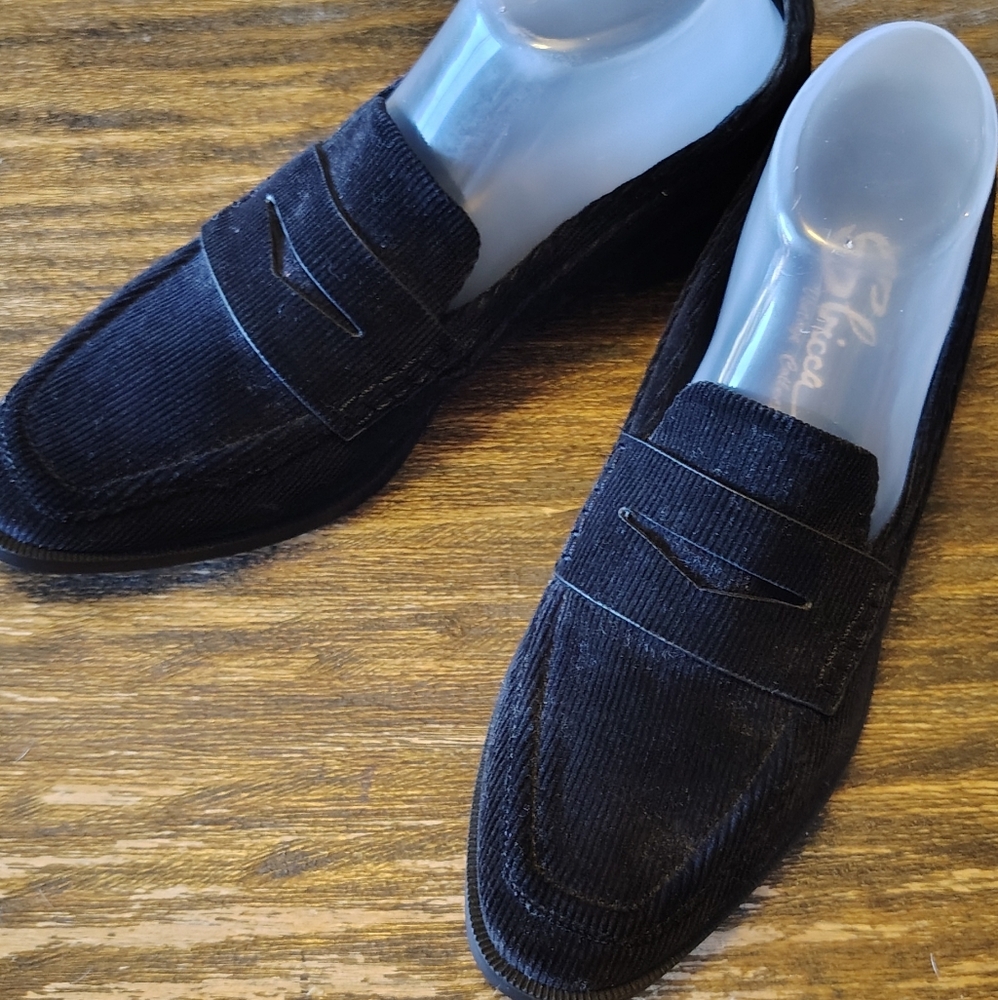 Sbicca Black Corduroy Loafers - Picture 6 of 10